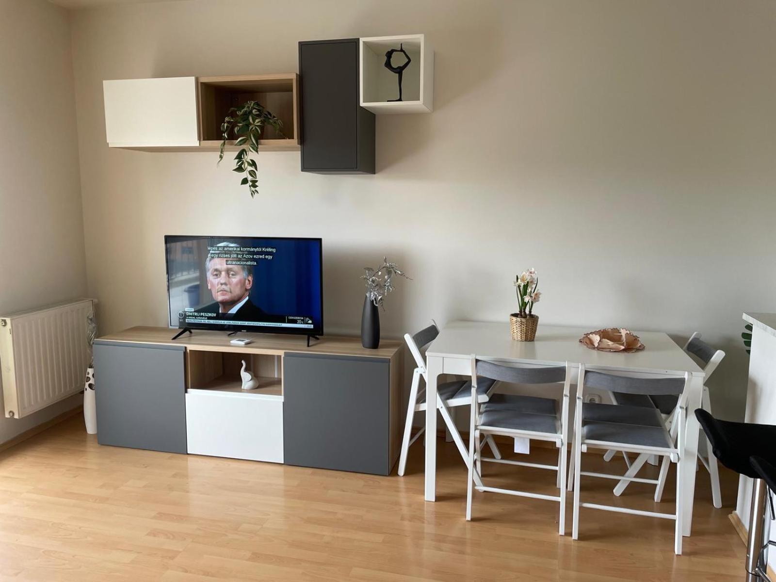 In Budapest, Buda Part With Great Views! Totally Renovated -wifi Available Appartement *